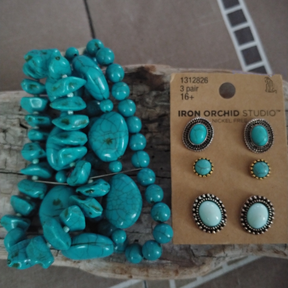 Turquoise Earrings Set